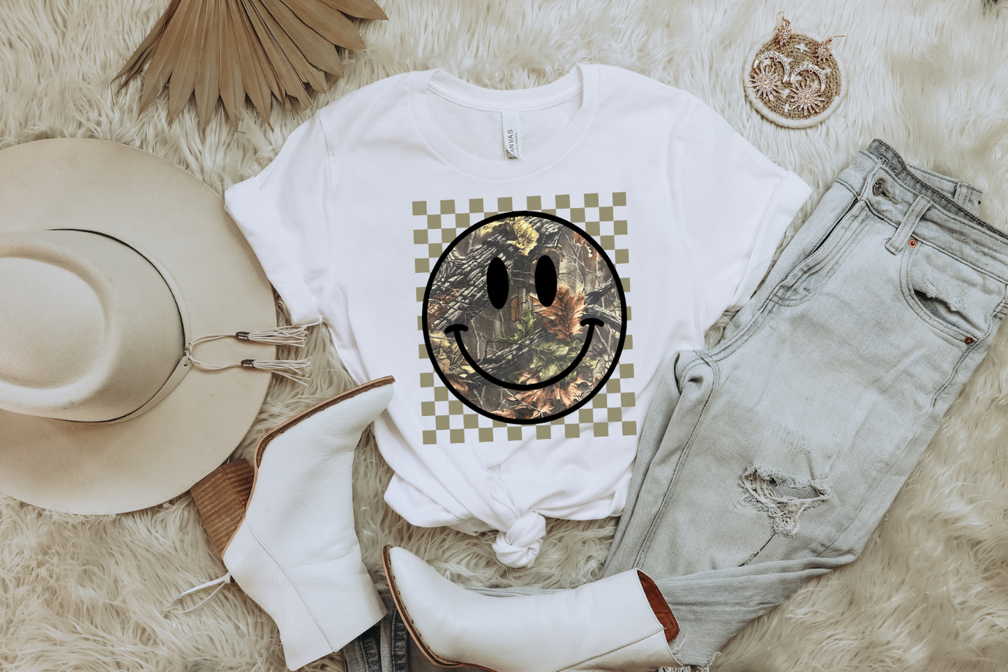 CAMO SMILEY FACE CHECKERED GRAPHIC TEE