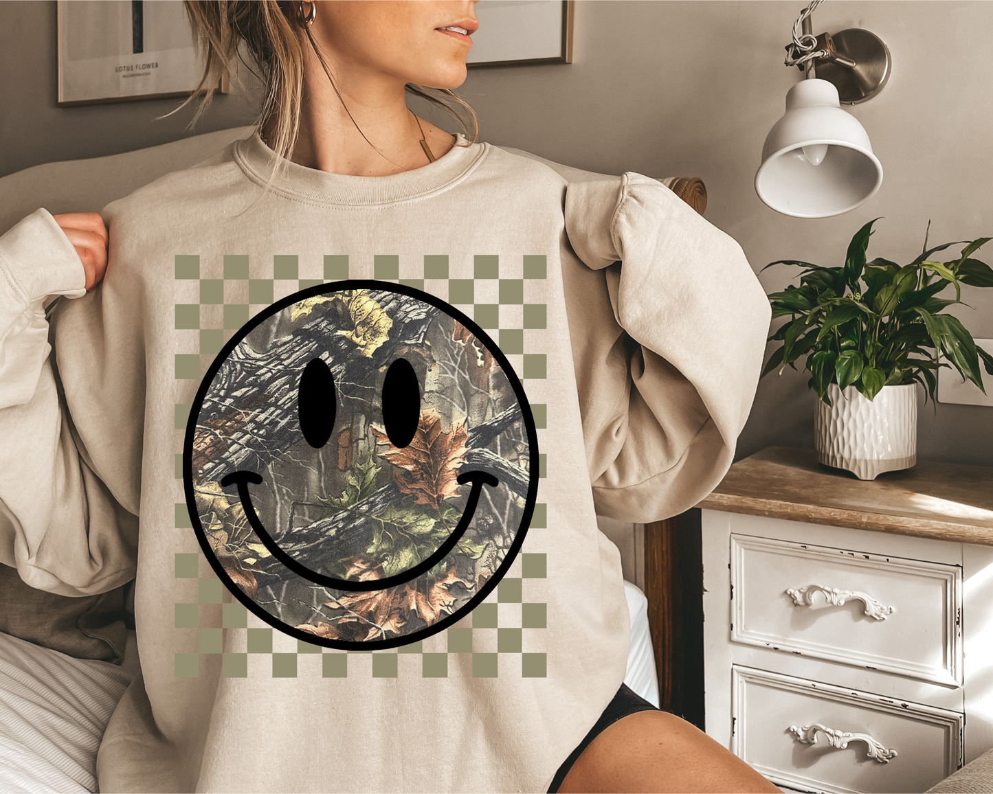 CAMO SMILEY FACE CHECKERED CREWNECK SWEATSHIRT