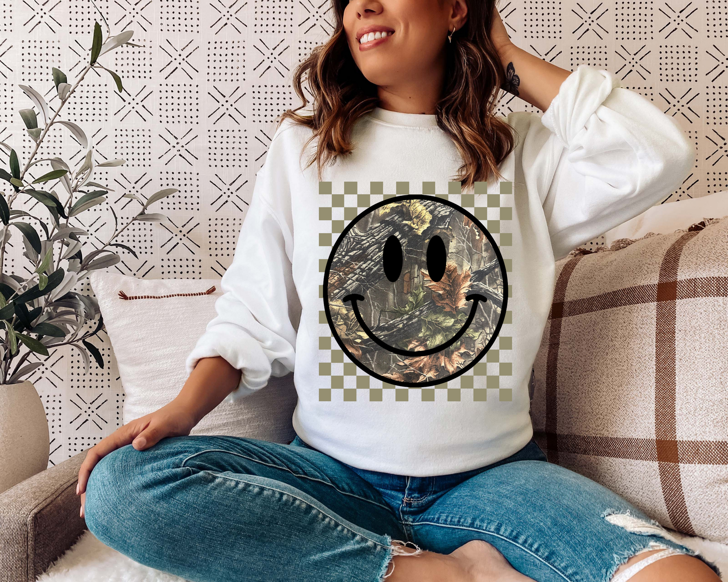 CAMO SMILEY FACE CHECKERED CREWNECK SWEATSHIRT