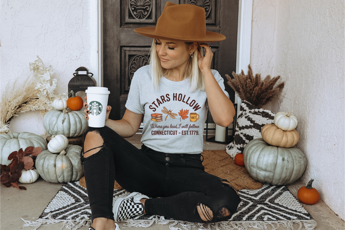 GILMORE GIRLS STARS HOLLOW GRAPHIC TEE
