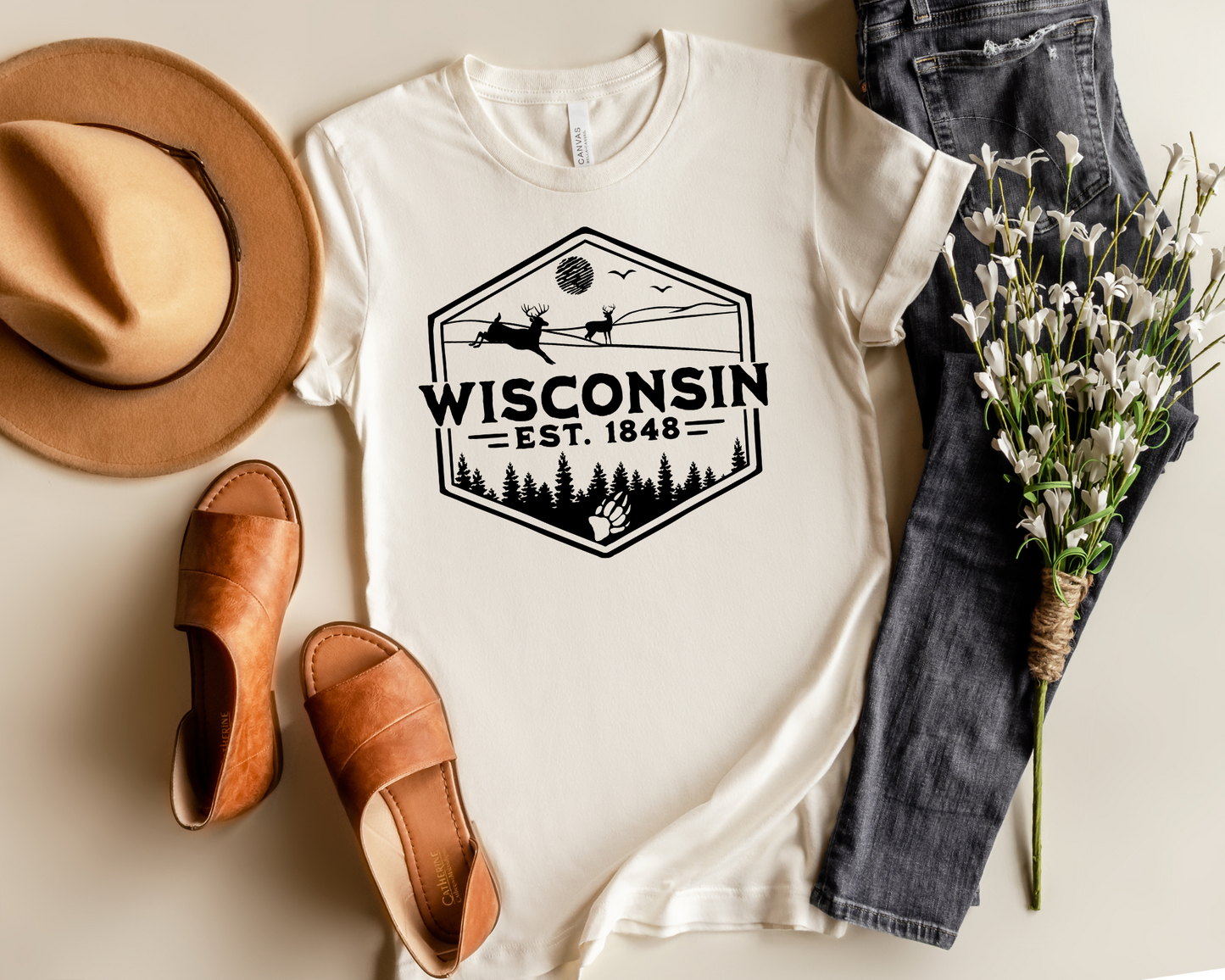 RETRO WISCONSIN BADGE GRAPHIC TEE