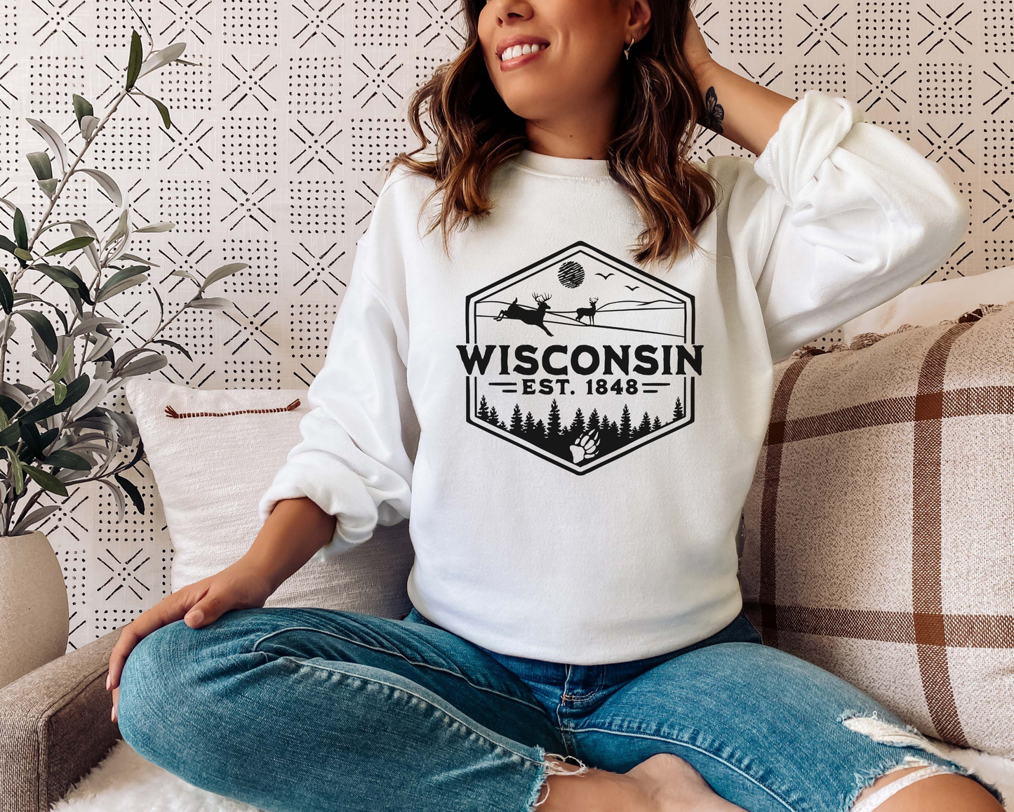 RETRO WISCONSIN BADGE CREWNECK SWEATSHIRT